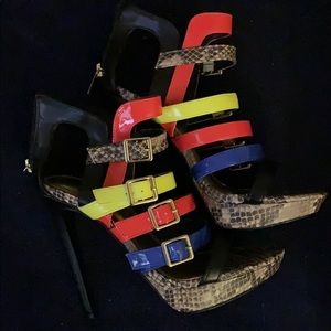 Ladies size 5 Highhill shoes